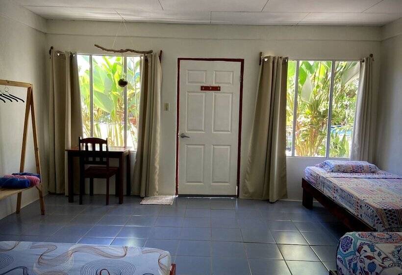 فندق Rooms & Pool Macaws