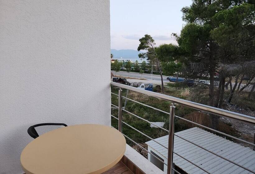 ホテル Sea Front Villa