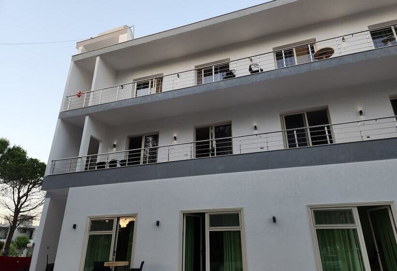 ホテル Sea Front Villa