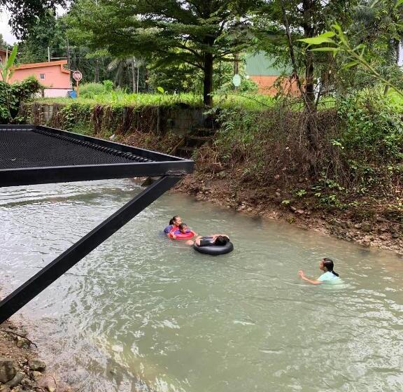 ホテル Somrudee Resort