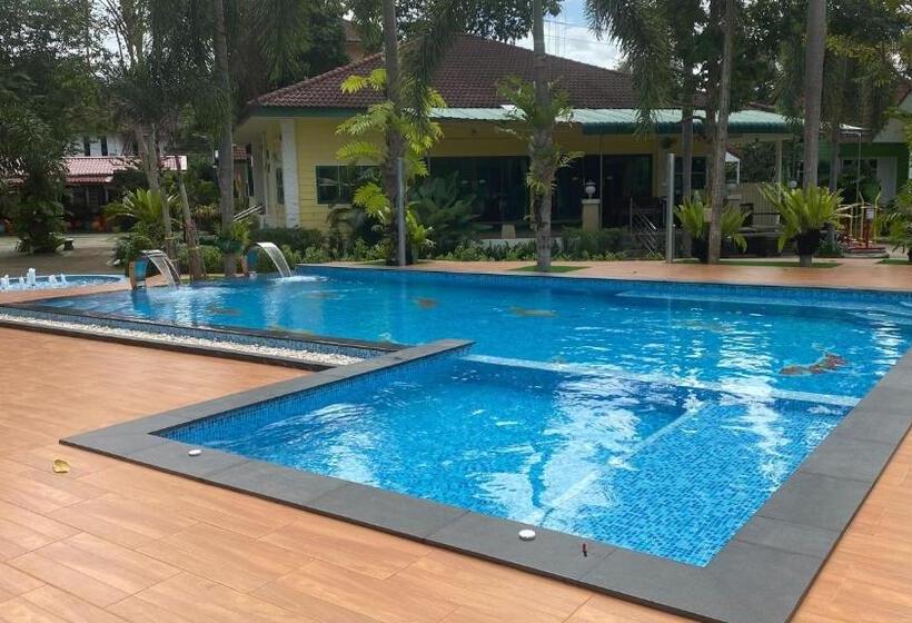 ホテル Somrudee Resort