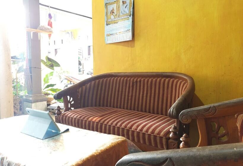 酒店 Spot On 92857 Kos Haji Jakfar Syariahnearpancoran Mas 25