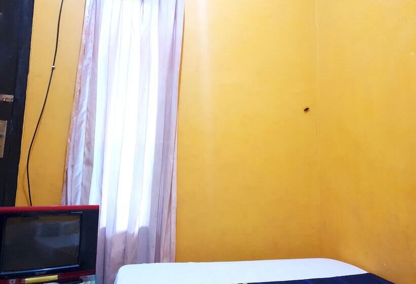 酒店 Spot On 92857 Kos Haji Jakfar Syariahnearpancoran Mas 25