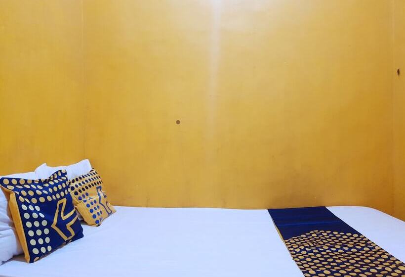 酒店 Spot On 92857 Kos Haji Jakfar Syariahnearpancoran Mas 25