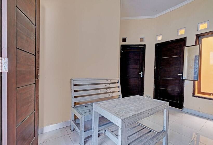 Hotel Spot On 92934 Nusantara Syariah