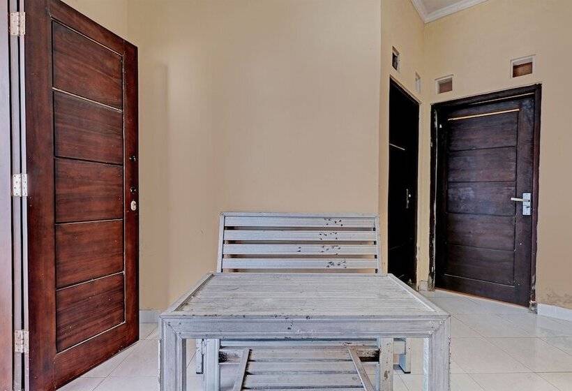 Hotel Spot On 92934 Nusantara Syariah