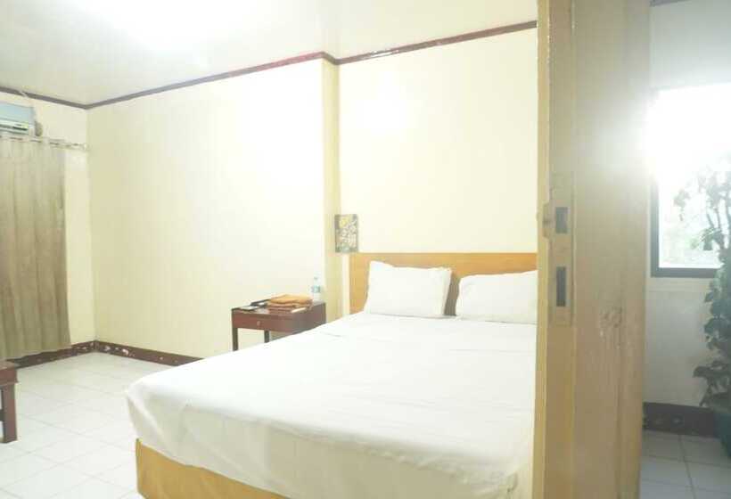 בית מלון כפרי Spot On 92549 Wisma Ribas Syariah