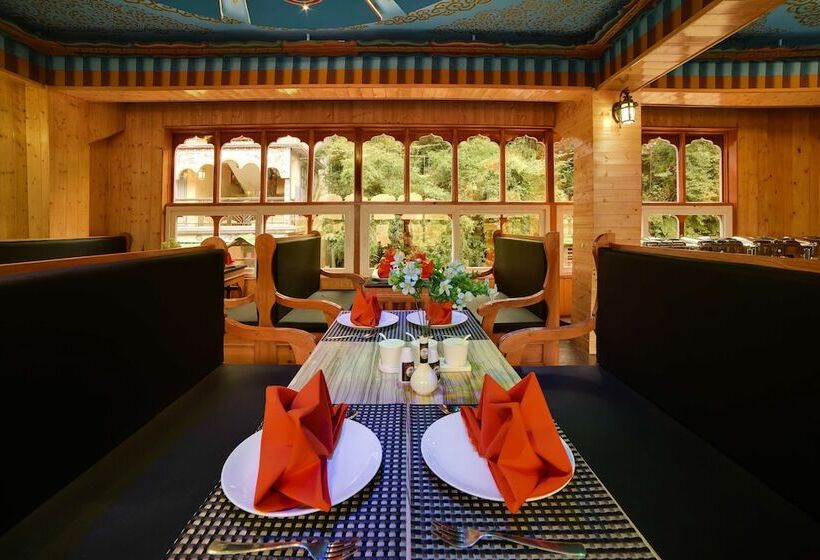 酒店 Summit Panghen Metok