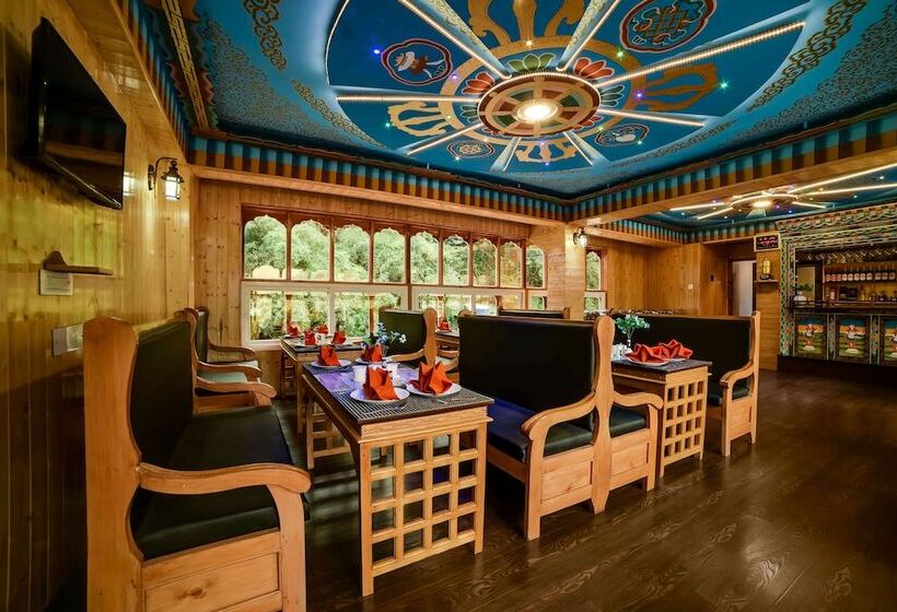 酒店 Summit Panghen Metok