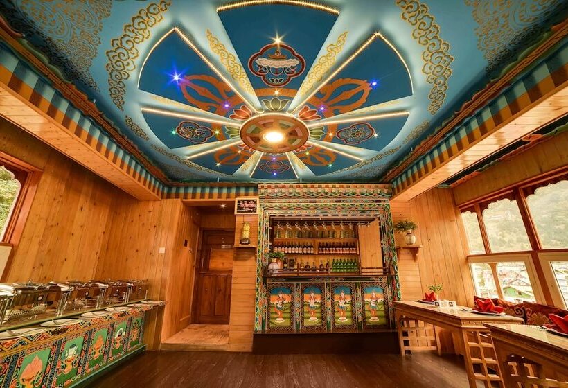 酒店 Summit Panghen Metok