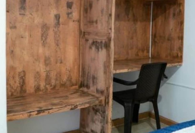 호텔 The American Corner Hostel & Gastro Bar