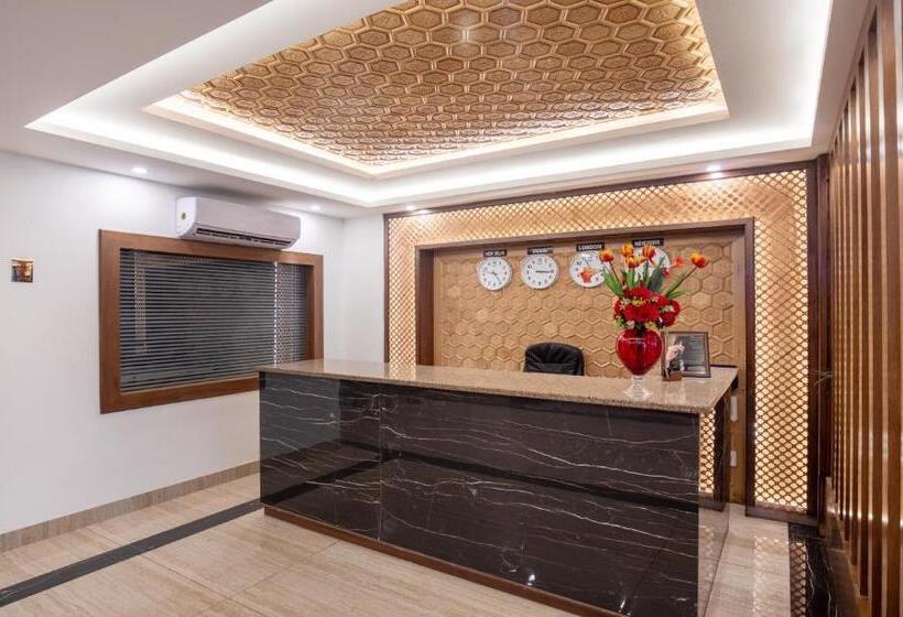 Fabhotel Prime Royal Park