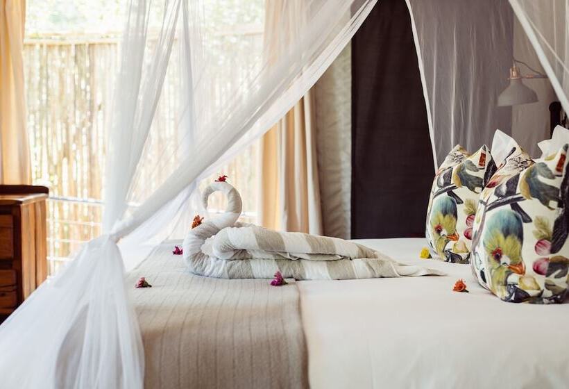 ホテル Umkumbe Bush Lodge Luxury Tented Camp