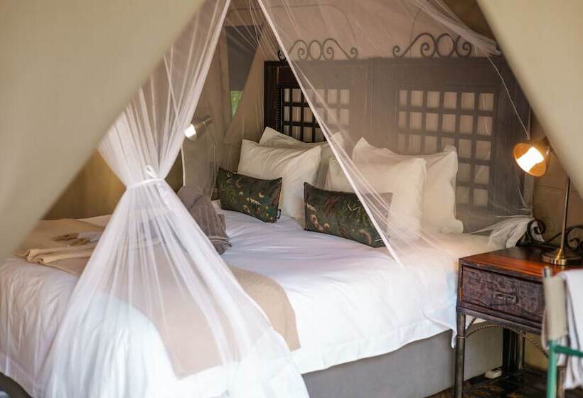 בית מלון כפרי Umkumbe Bush Lodge   Luxury Tented Camp