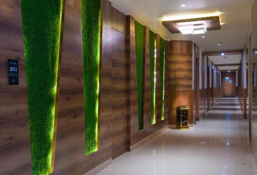 Отель Viceroy Residency Manor