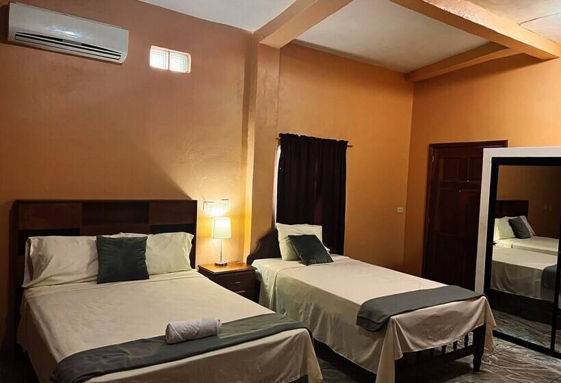 Hotel Y Restaurante La Perla