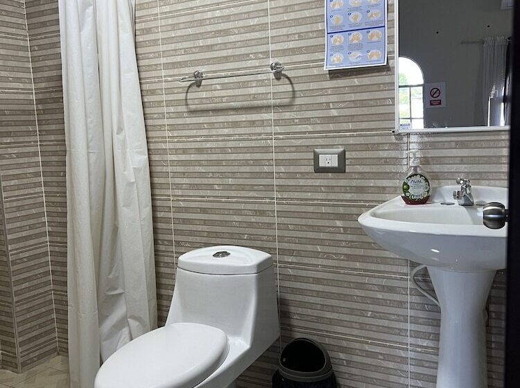 Hotel Y Restaurante La Perla