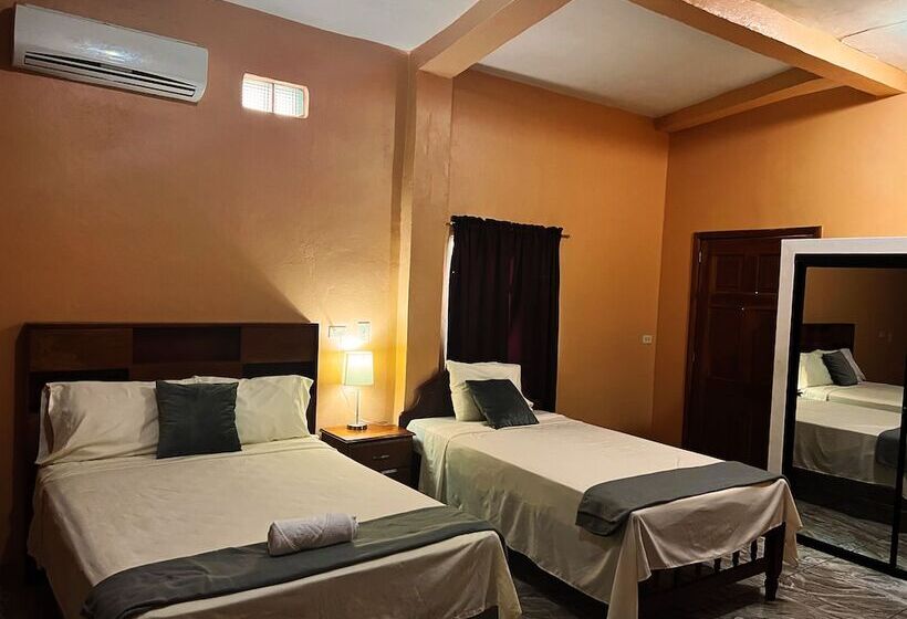 Hotel Y Restaurante La Perla