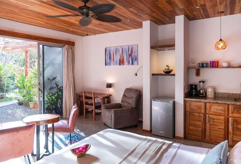 Iluminar Beachfront Suite