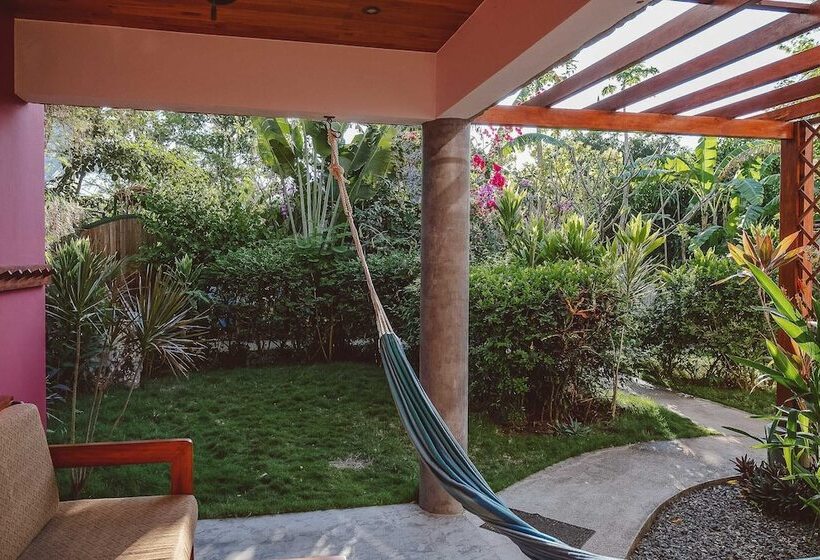 Iluminar Beachfront Suite