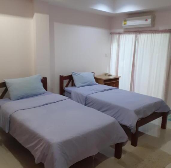 فندق على الطريق โรงแรมบ้านสุวรรณา Baansuwanna