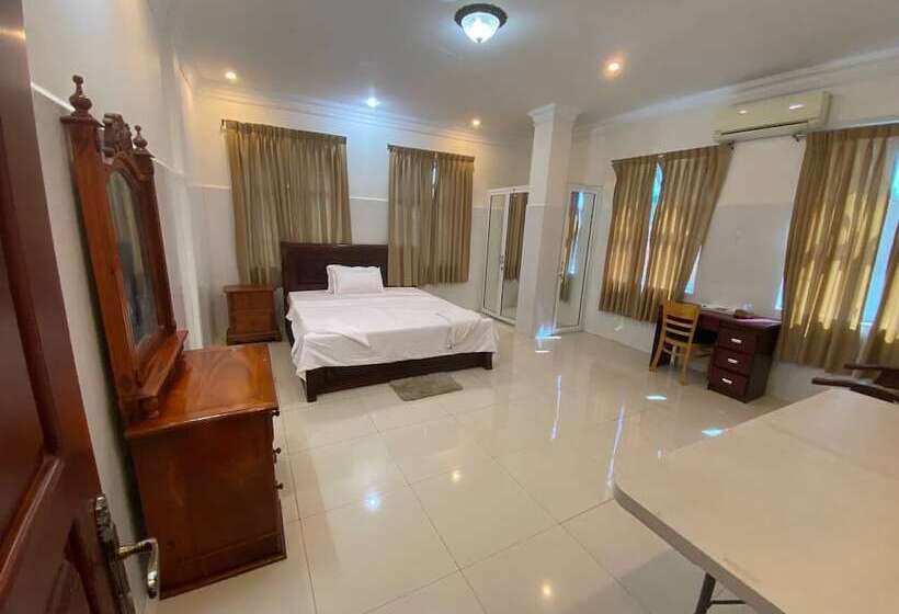 Old Durbar Hotel & Restaurant