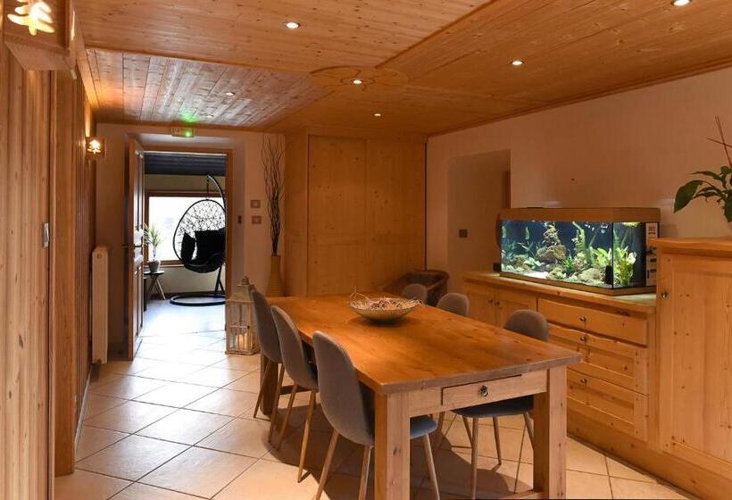 بنسيون Auberge Du Couvige