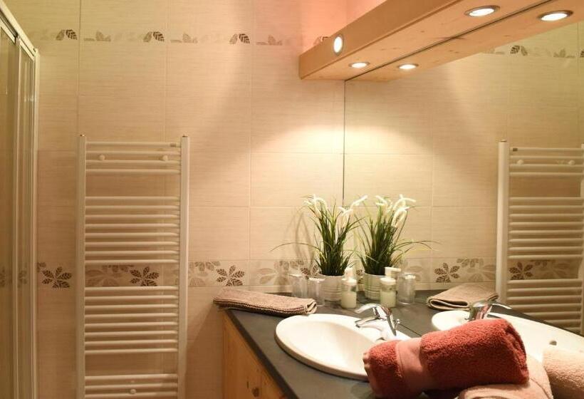 بنسيون Auberge Du Couvige