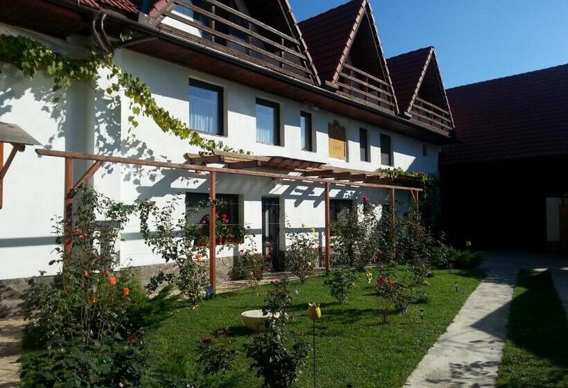 פנסיון Casa Gross