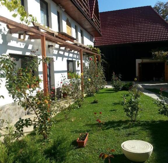 פנסיון Casa Gross