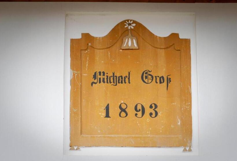 פנסיון Casa Gross