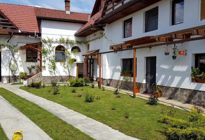 פנסיון Casa Gross