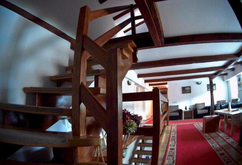 פנסיון Casa Gross