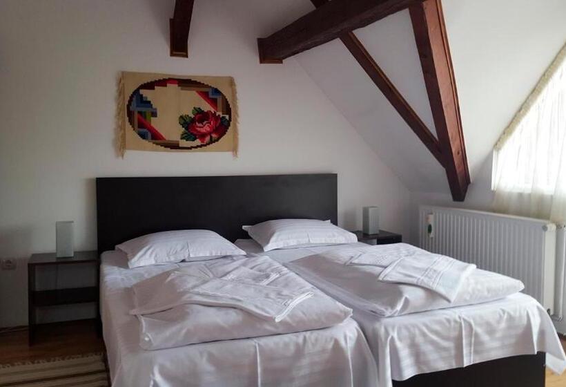 بنسيون Casa Gross