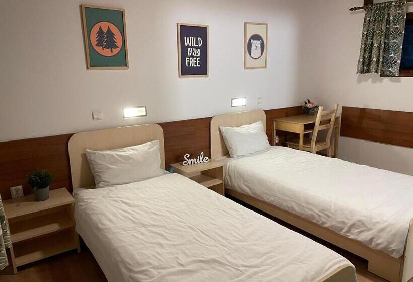 بنسيون Frații Jderi Utopia Verde