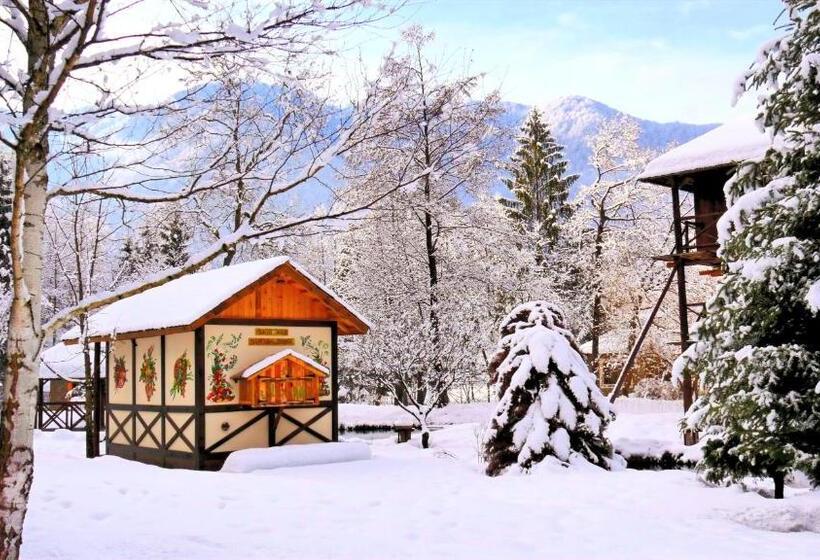 بنسيون Frații Jderi Utopia Verde