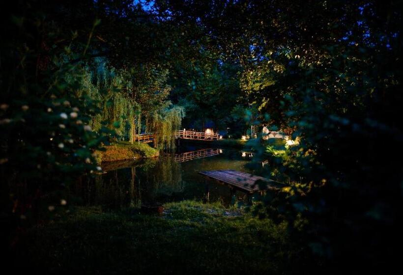 بنسيون Frații Jderi Utopia Verde