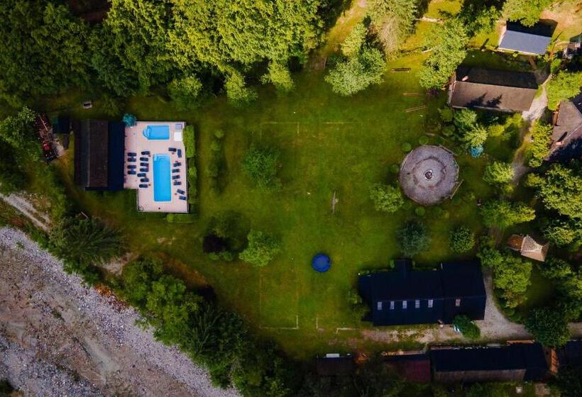 بنسيون Frații Jderi Utopia Verde