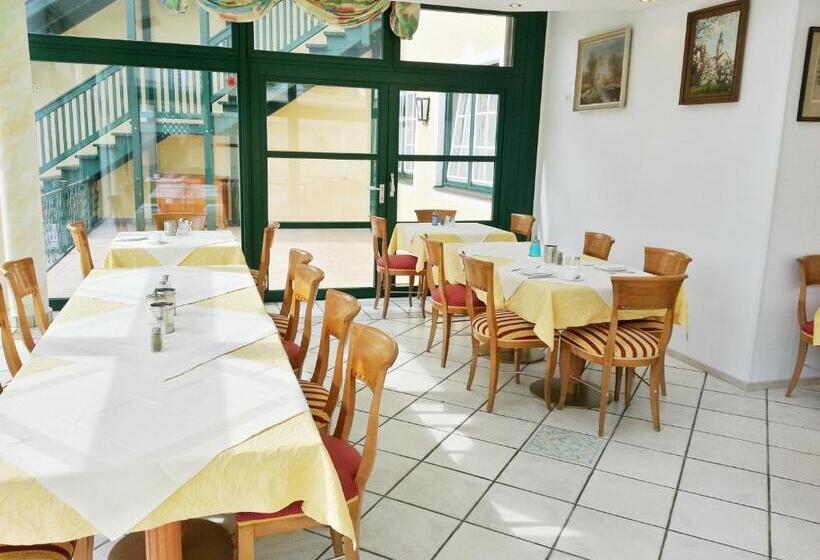 펜션 Gästehaus Zur Weißen Rose