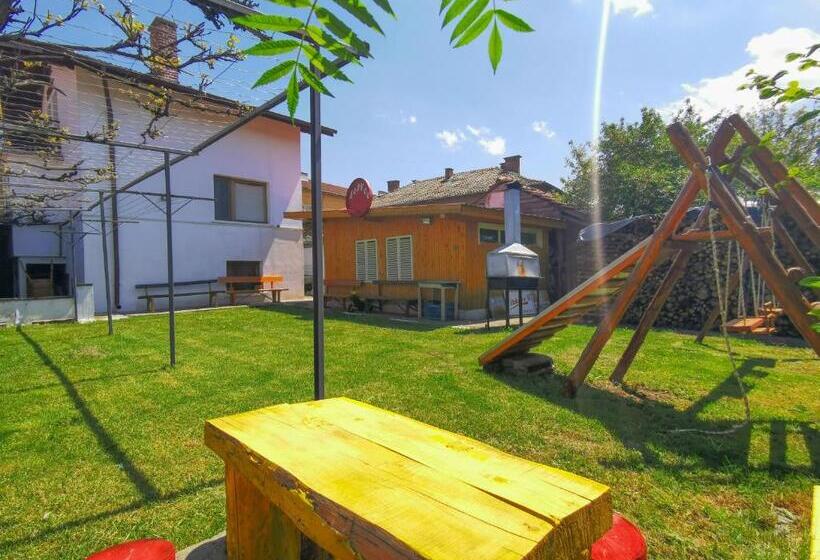 פנסיון Guest House Dorkos
