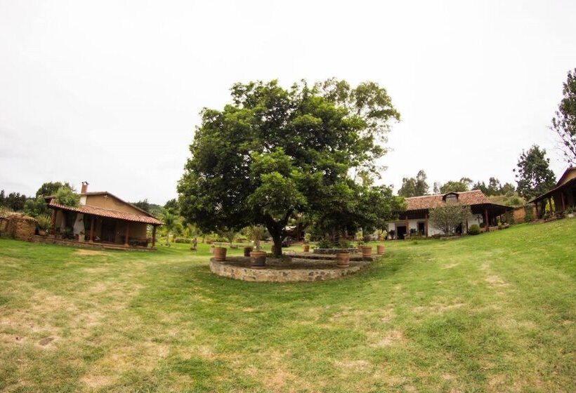 بنسيون Hacienda Porumbo