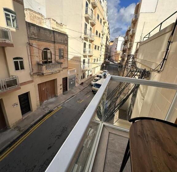 پانسیون La Bella Guesthouse