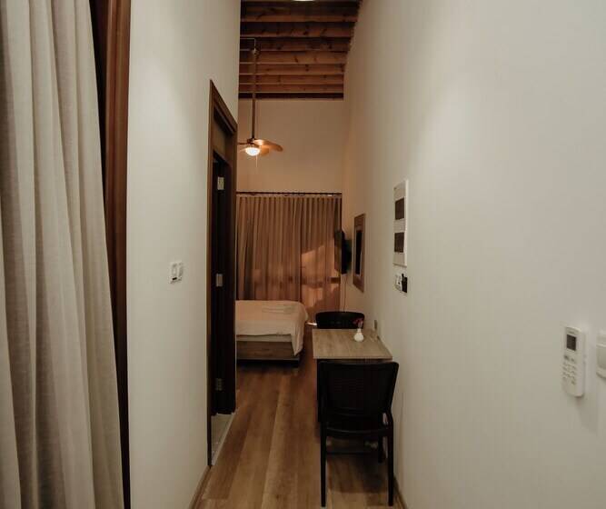 פנסיון Old Stone Boutique Hotel   North Cyprus