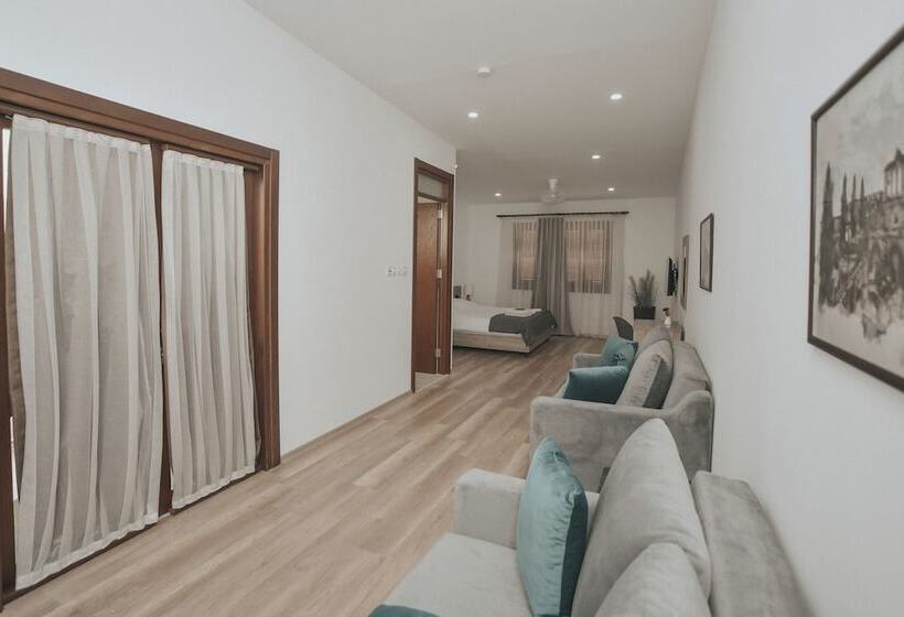 פנסיון Old Stone Boutique Hotel   North Cyprus