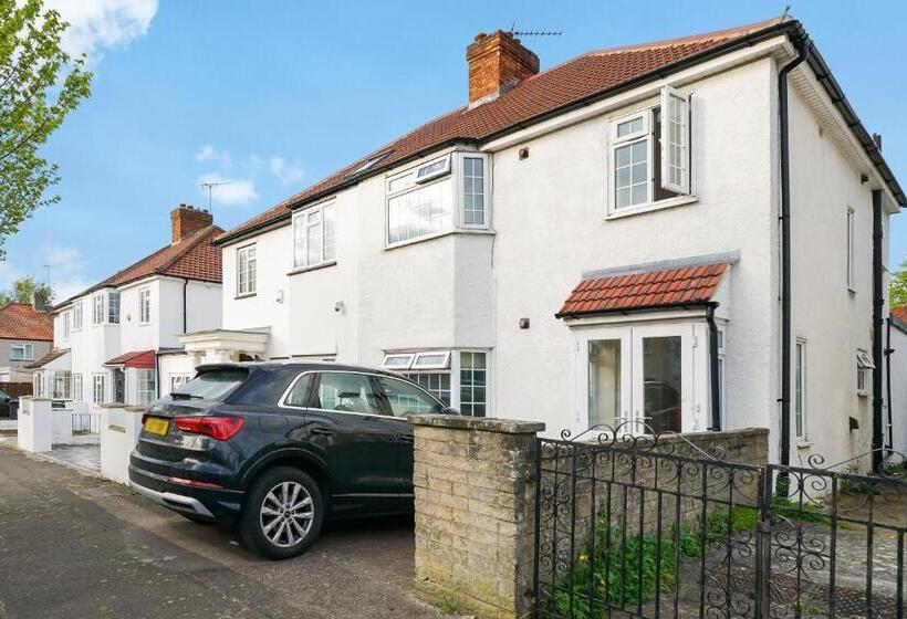 펜션 Pitshanger Hububb Stay