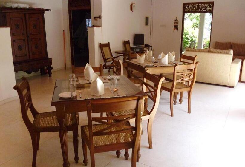 פנסיון Shalome Villa