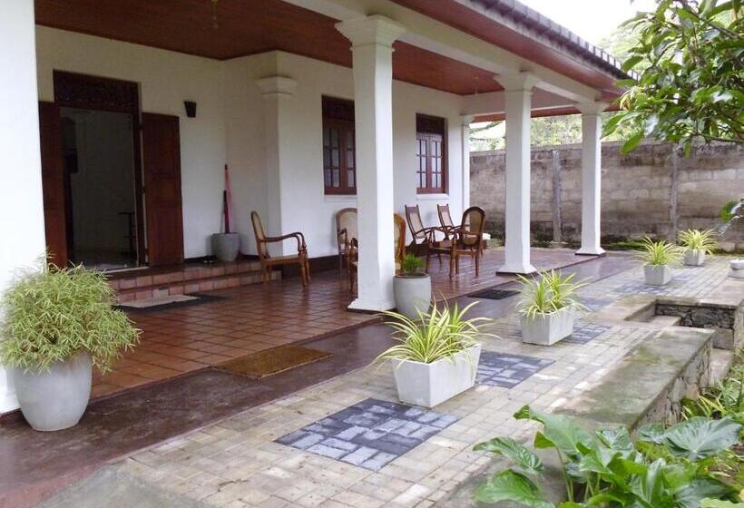 פנסיון Shalome Villa