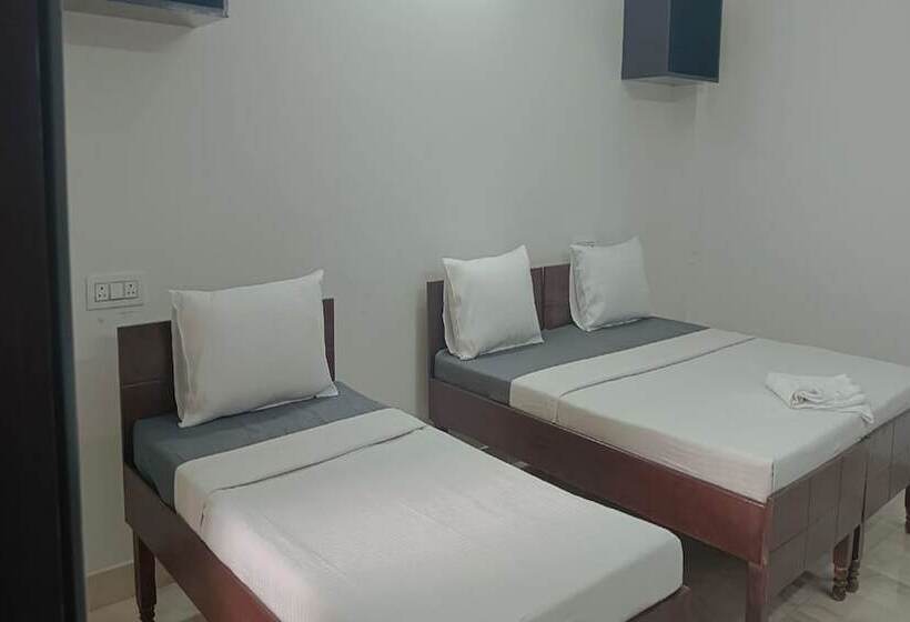 بنسيون Singh Deluxe Inn