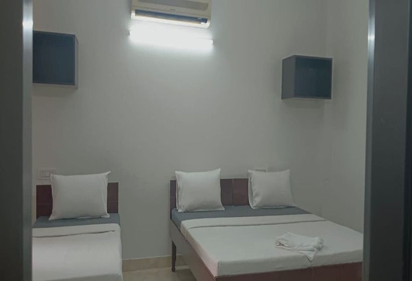 بنسيون Singh Deluxe Inn