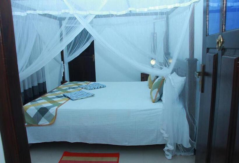 ペンション Suzzi Villa